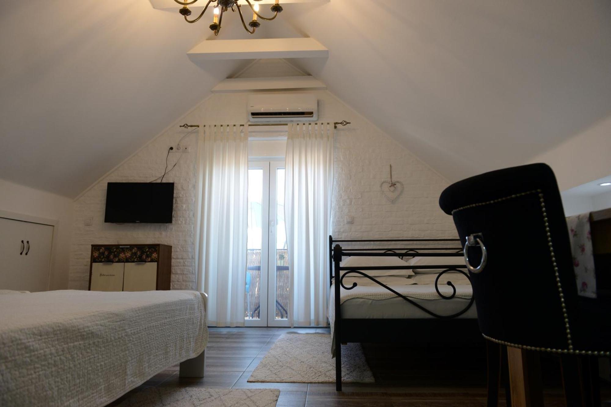 Apartments Idila Bela Crkva  Bagian luar foto